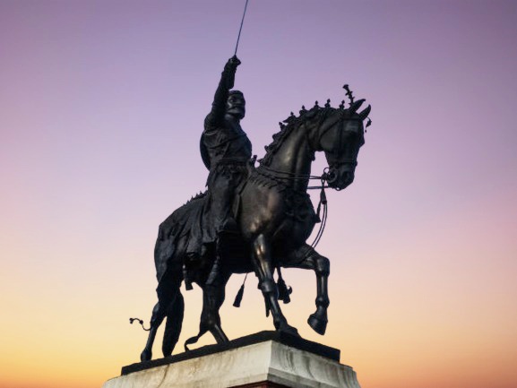 Chetak statue